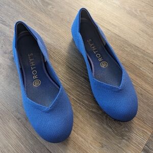 Rothys, The Flat - Size 7.5 in Cornflower (Blue)